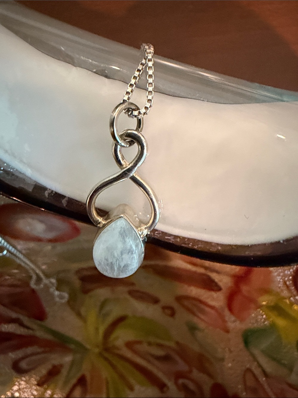 Delicate Serling silver Necklace with Teardrop Moonstone Pendant